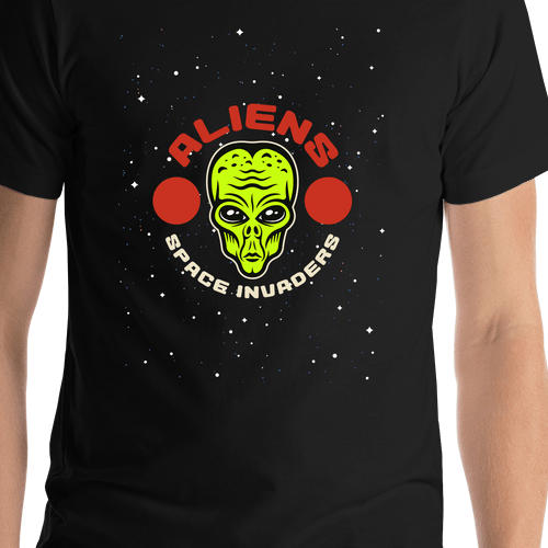 Aliens / UFO T-Shirt - Black - Space Invaders - Shirt Close-Up View