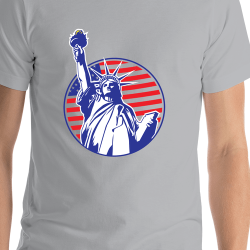 USA T-Shirt - Grey - Statue of Liberty - Shirt Close-Up View